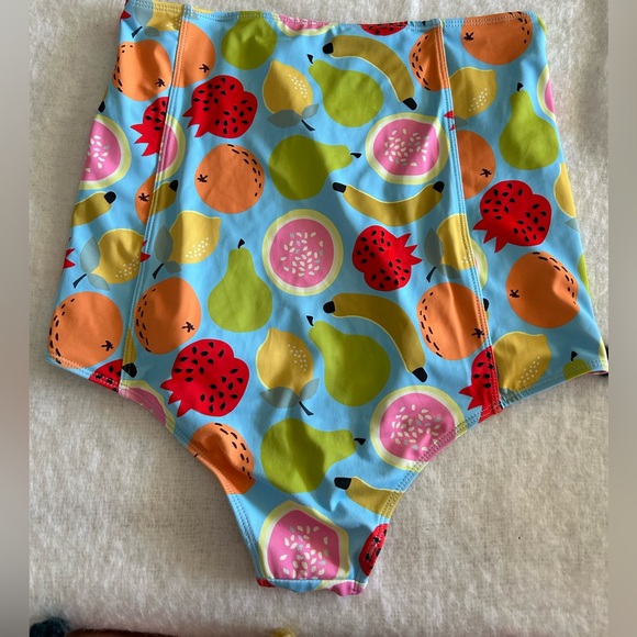 Medium EHR fruit salad - Picture 2 of 3